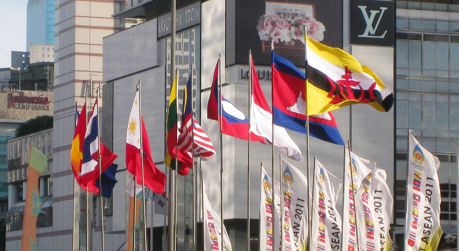 ASEAN_Nations_Flags_in_Jakarta_3